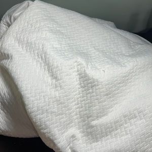 ☀️3/$20 Made by Design Mattress Protector.